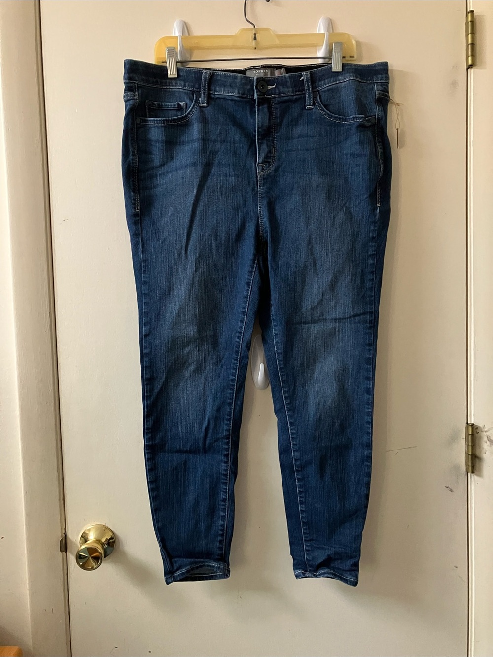 Torrid Size 16S Sky High Skinny Premium Stretch Medium Blue Jeans